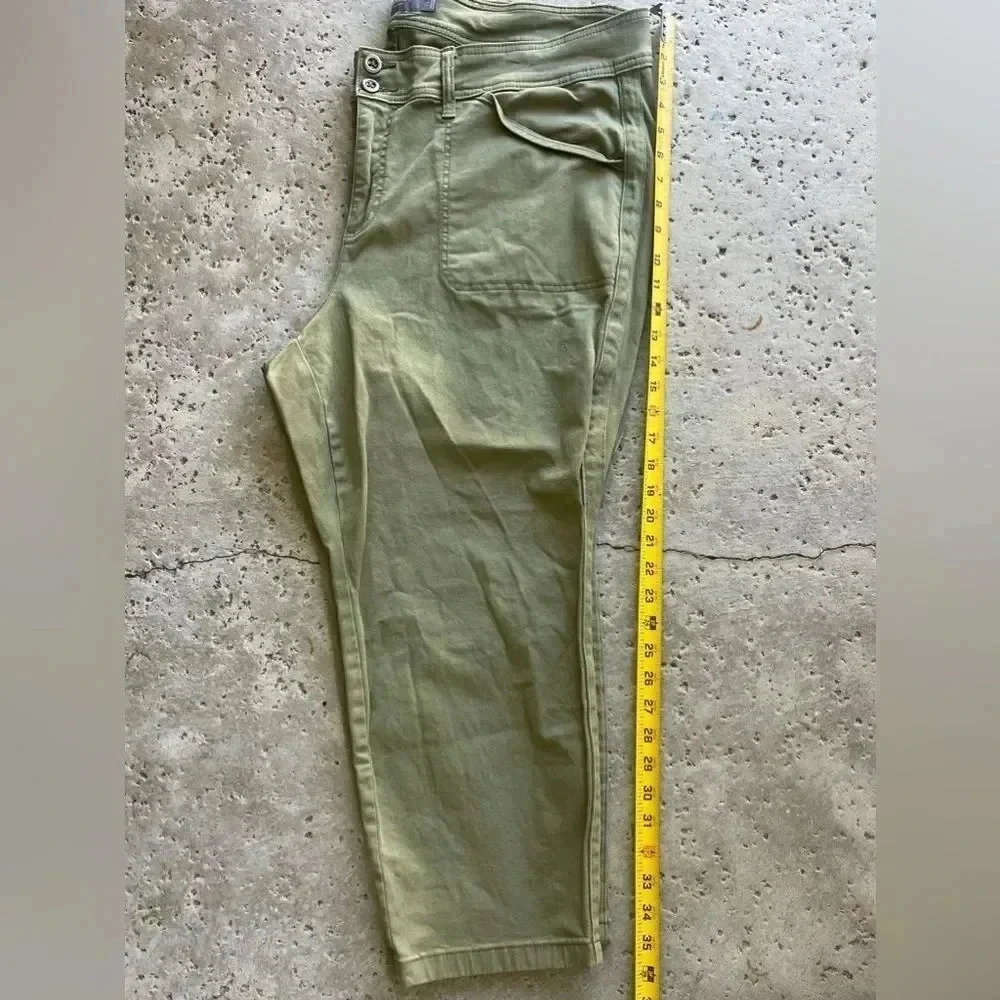 Torrid Olive Green Cropped Stretch Comfort Pants - Size 24 - Picture 13 of 14
